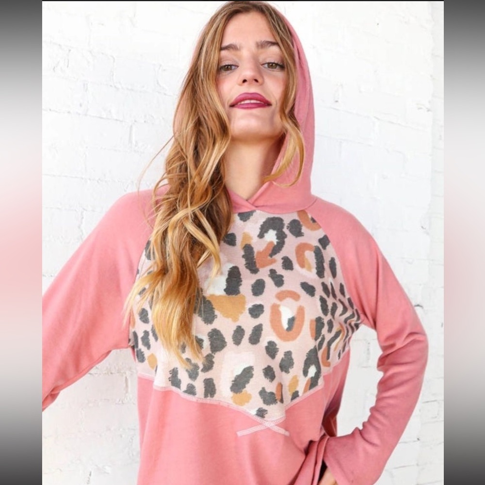 Brand New Pink Charcoal Leopard Brushed Hooded
Long Sleeve 🩷